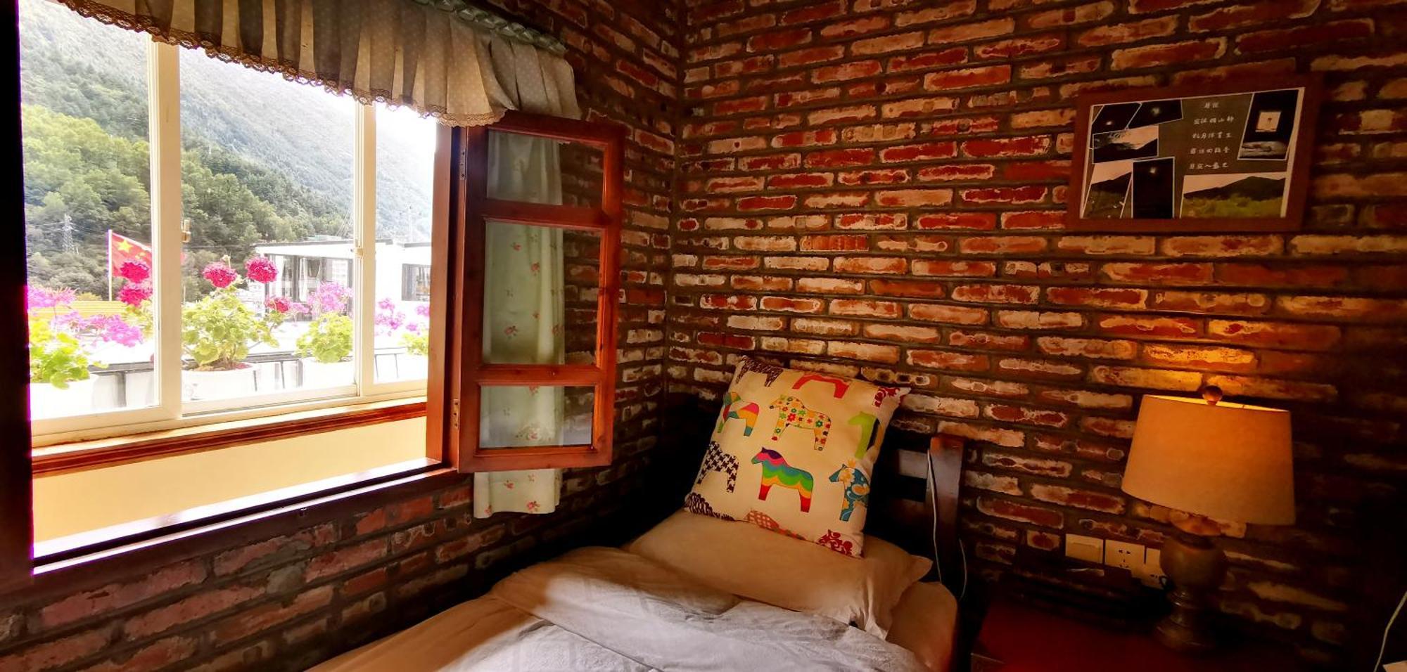 Kangding Guozhuang Nan Wu Hao Boutique Inn מראה חיצוני תמונה